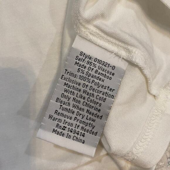 Calme White Embroidered Yoga Crewneck Shirt Size XS - 23 - Picture 8 of 9